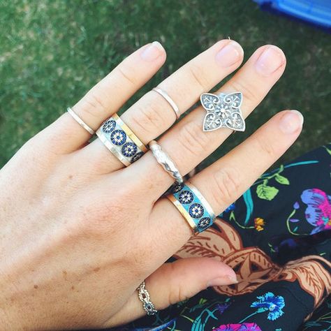 Anatolian Ring - "Flower" Style Icons Women, Style Icons Inspiration, Chunky Silver Jewellery, Retro Wedding Hair, Bohemian Inspiration, All Black Fashion, Boho Inspiration, Rustic Rings, Bohemian Jewellery