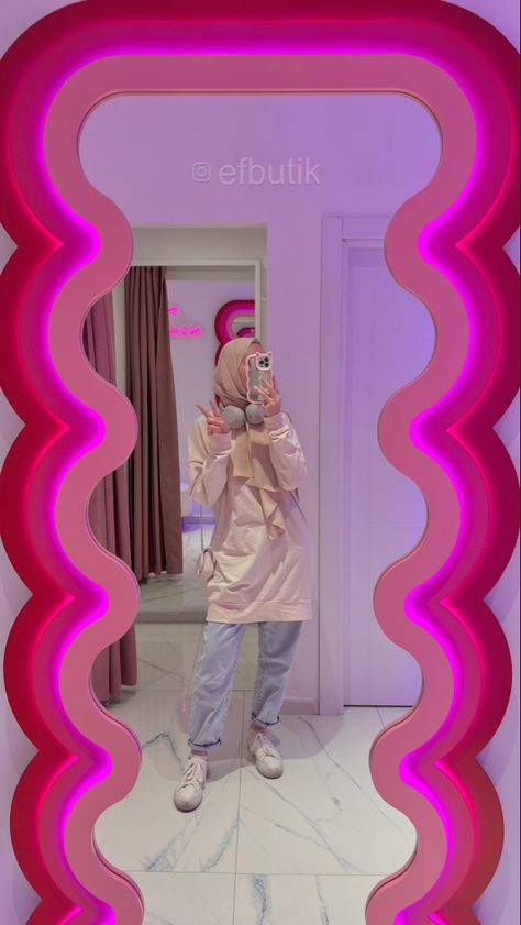 ig: husna.jolay / yt: husna jolay Husna Jolay, Hijabi Outfit, Study Desk, Modest Fashion Outfits, Story Ideas, Modest Fashion, Anime Guys, Room Ideas, New Dress