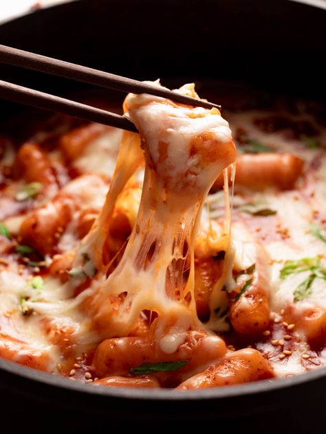 Easy Cheese Tteokbokki (Korean Rice Cake Recipe) | Mikha Eats Easy Tteokbokki Recipe, Korean Tteokbokki Recipe, Korean Rice Cake Recipe, Cheesy Tteokbokki, Easy Tteokbokki, Tteokbokki Recipe Easy, Cheese Tteokbokki, Korean Comfort Food, Tteokbokki Recipe