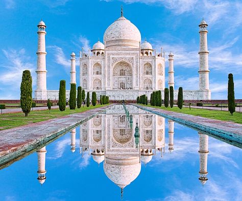 This famous building has probably been captured by more artists and photographers than almost any other structure. Famous Buildings Architecture, Blind Design, Architecture Pictures, Famous Structures, Baby Boss, Mosque Art, Famous Monuments, Blinds Design, Timber Buildings