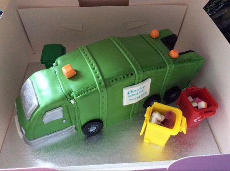 Chocolate sponge, buttercreamed bin lorry cake Bin Lorry Cake, Lorry Cake, Chocolate Sponge, 4th Birthday, Toy Car, Toys, Cake, Birthday