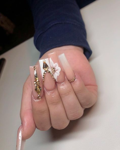 Birthday Nails White And Gold, Gold And White Nails Acrylic, Nail Designs Graduation, Gold Charm Nails, Grad Nails, Gold French Tip, Gold Acrylic Nails, Prom Nail, Graduation Nails