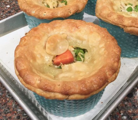 Small Chicken Pot Pies, Beef Croquettes Recipe, Beef Croquettes, Pot Pie Recipe Easy, Chicken Pies, Zuppa Soup, Turkey Pot Pie Recipe, Individual Chicken Pot Pies, Best Chicken Pot Pie