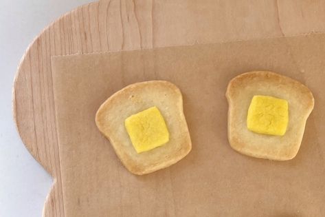 Toast Cookies, Lemon Shortbread Cookies, Butter Toast, Shortbread Cookie Recipe, Eat Cookies, Shaped Cookies, Easy Snack Recipes, Fun Easy Recipes, Cute Cookies