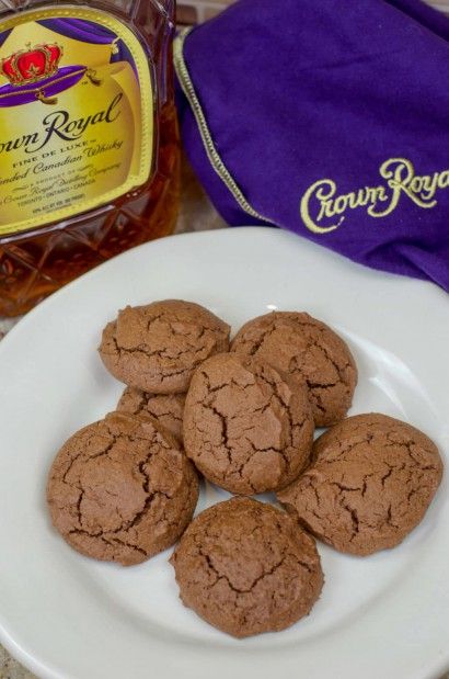 Crown Royal Cookies, Alcohol Cookies, Crown Royal Recipes, Whiskey Cookies, Alcohol Cupcakes, Cooking With Alcohol, Bourbon Party, Crown Royal Whiskey, Salted Caramel Recipes