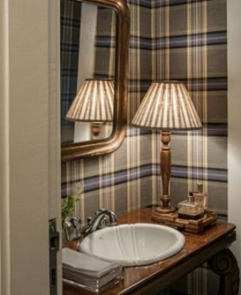 Scottish Interiors, Wc Decoration, Boys Bathroom, English Country House, House Bathroom, Beautiful Bathrooms, Bathroom Inspiration, House Inspo, Bathroom Interior