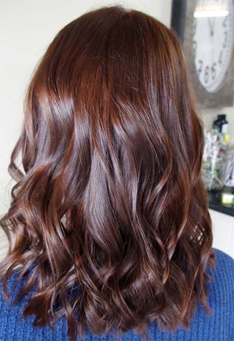 Dark Auburn Hair Cool Skin, Auburn Undertone Hair, Auburn Hair Glaze, Auburn Hair Dye Ideas, Mid Length Dark Auburn Hair, Aubrey Hair Color, Mahogany Auburn Hair Color, Green Eyes Auburn Hair, Dark Red Auburn Hair