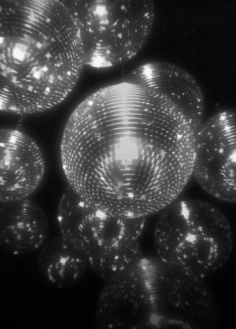 Black And White Dancing Aesthetic, Dark Disco Aesthetic, Pic Wall, Disco Aesthetic, Grey Scale, Disco Club, 70s Aesthetic, Disco Music, Dancing Aesthetic