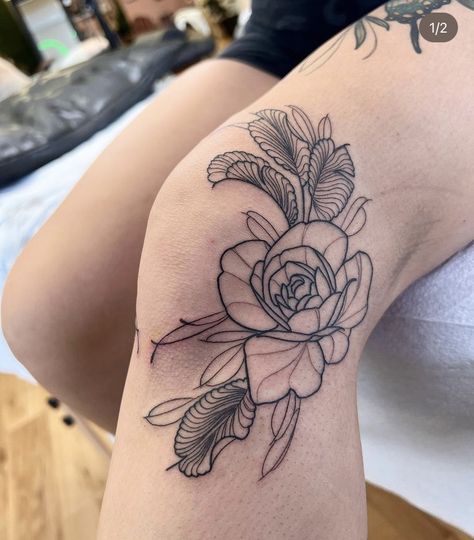 Thigh Knee Tattoo, Flower Knee Tattoos Women, Side Of Knee Tattoos Women, Knee Frame Tattoo, Upper Knee Tattoo Women, Side Knee Tattoo, Feminine Knee Tattoo, Knee Mandala, Side Of Knee Tattoo