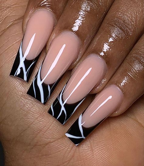 Black And White French Nail Designs, Black White French Tip Nails, Nude And Black Nail Designs, Black And White French Tip Nails, Black White French Tip, Nude And Black Nails, Nails Hoco, White French Tip Nails, Bridesmaid Nails