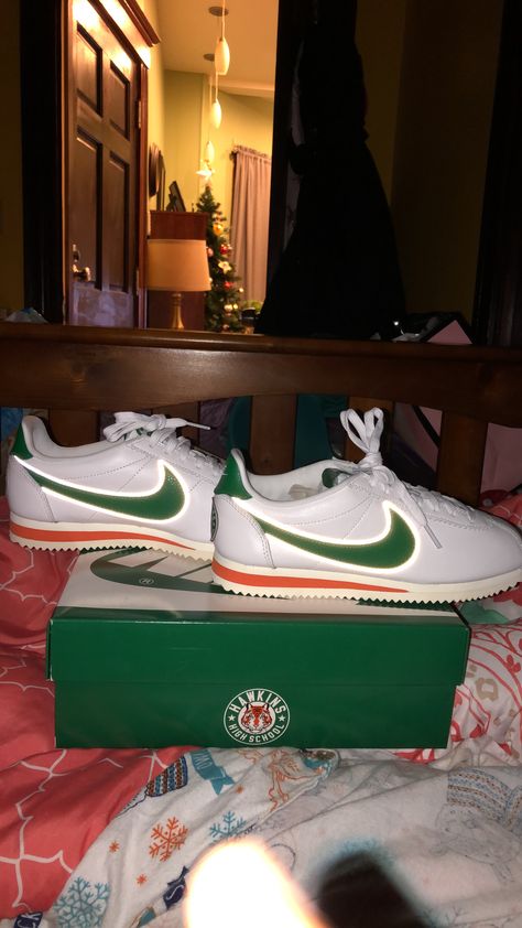 Classic Cortez QH HH Classic Cortez, Nice Shoes, Converse Sneaker, Stranger Things, Converse, Nike