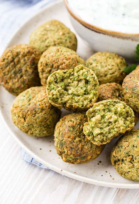 Air Fryer Falafel How To Make Falafel, Chickpea Fritters, Falafel Recipe, Dry Chickpeas, Vegan Sandwich, Sandwiches For Lunch, Family Cooking, Idee Pasto Sano, Fryer Recipes