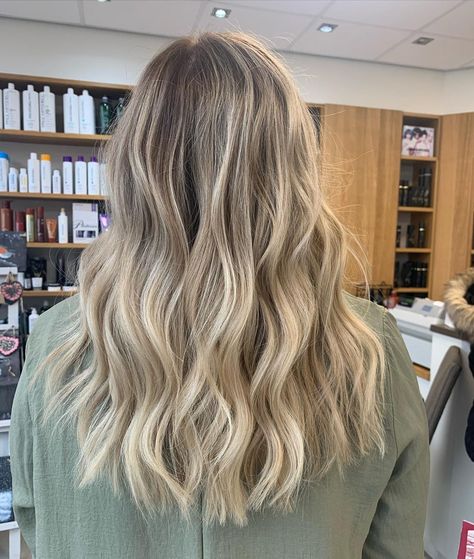 Long Hair Light Brown Balayage, Level 6 Base With Balayage, Cute New Hair Colors, Full Highlight Balayage, Full Highlights Blonde Before After, Full Highlights With Shadow Root, Dimensional Blonde On Brown Hair, Dimensional Honey Blonde Balayage, Town Hair With Blonde Highlights