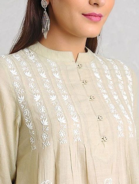 Khadi Kurta, Embroidery Kurti, Kurti Embroidery, Designing Ideas, Salwar Designs, Kurti Embroidery Design, Kurta Neck Design, Salwar Kamiz, Cotton Kurti Designs