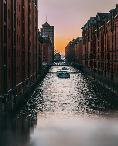 ❌ Ever been on a boat trip in Hamburg? ☺️ ⁣ .⁣ Little snapshot of the warehouse district and two cute boats who drive through the harbor… Warehouse District, Urban Road, Lockwood And Co, Industrial Architecture, Boat Trip, On A Boat, Drive Through, Boat Trips, New York Skyline