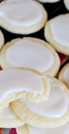 Almond Meltaways, Meltaways Cookies, Almond Icing, Meltaway Cookies, White Cookies, Cookies Soft, Lemon Icing, Vanilla Icing, Cookie Tins