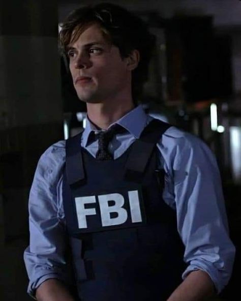 Matthew Gray Gubler Fbi Vest, Spencer Reid In Fbi Vest, Fbi Agent Aesthetic Male, Spencer Reid Fbi Vest, Fbi Agent Aesthetic Female, Special Agent Aesthetic, Fbi Uniform, Female Fbi Agent, Fbi Vest