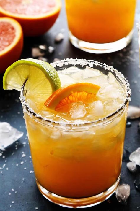 11 San Francisco 49ers Super Bowl 2020 Drink Ideas Orange Margarita Recipe, Orange Margarita, Easy Margarita Recipe, Lime Margarita, Vodka Drinks, Milk Shakes, Margarita Recipe, Halloween Drinks, Margarita Recipes