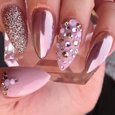 Nails Rose Gold, Rose Gold Nails Acrylic, Gold Chrome Nails, Nails Rose, Gold Acrylic Nails, Rose Gold Chrome, Chrome Nail Art, Rose Nail Art, Rose Gold Nails