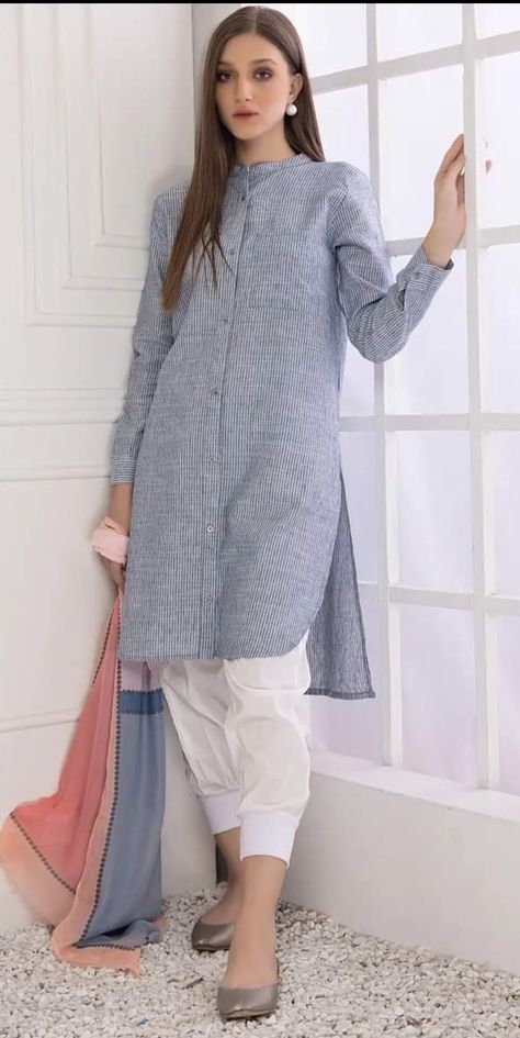 Printed Straight Kurti Designs, Gol Daman Kurti Design, Plane Clothes, Pakistani Kurti Designs, Style Outfits Summer, Summer Vibes Aesthetic, Linen Style Fashion, Simple Dress Casual, Aesthetic Summer Outfits