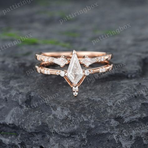 Open Wedding Band, Kite Ring, Diamond Ring Vintage, Moissanite Engagement Ring Rose Gold, Unique Engagement Ring Settings, Moissanite Engagement Ring Set, Promise Ring Set, Future Engagement Rings, Yellow Gold Diamond Ring