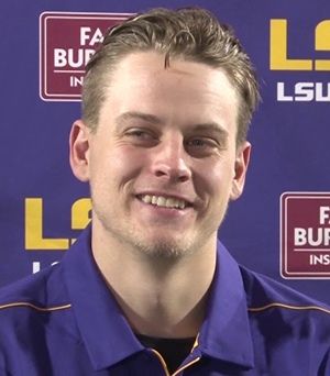 Quarterback Joe Burrow Football Bf, Hazel Hair Color, Joe Shiesty, Joe Borrow, Louisiana State University, Joe Burrow, Fact Families, School Team, White Eyes