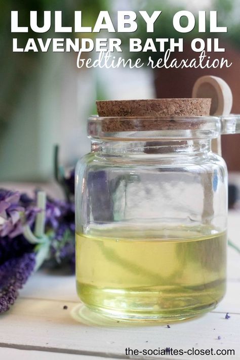 Homemade Bath Oil, Bath Oil Recipe, Diy Bath Oil, Homemade Salt Scrub, Simple Crafts For Adults, Almond Oil Uses, Oils For Relaxation, Lavender Bath, Bath Oil