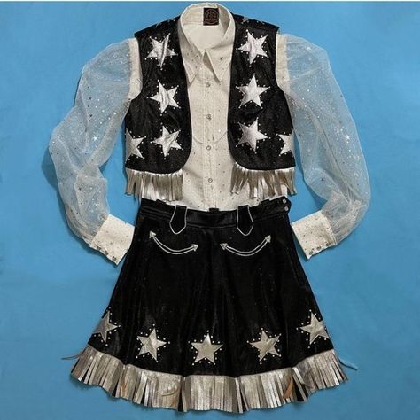 Space Western Outfits, Space Cowboy Outfit, Vintage Cowgirl Outfits, Space Cowgirl Aesthetic, Space Cowboy Costume, Classy Cowgirl Outfits, Cowboy Couture, Disco Cowboy, Cowgirl Dress