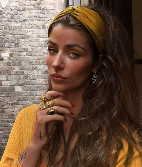 Daniella Jones, Surfergirl Style, Куклы American Girl, Hair Scarf Styles, Head Scarf Styles, Bow Hairstyle, Bandana Hairstyles, Boho Headband, Moda Vintage