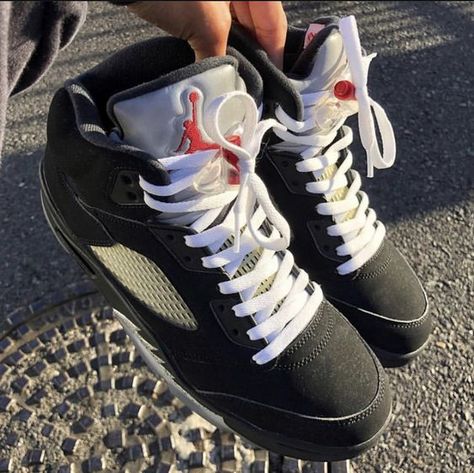 Jordan 5 Outfit, Branded Shoes, Pretty Shoes Sneakers, Jordan Shoes Retro, All Nike Shoes, Jordan 5 Retro, Shoes Outfit Fashion, Sneaker Lovers, Buckles Fashion