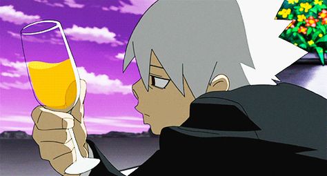 Soul Eater Gif, Junk Gallery, Food In Anime, Soul Eater Stein, Soul Evans, Nice Gif, Food Gifs, Soul Eater Evans, Soul Eater Manga