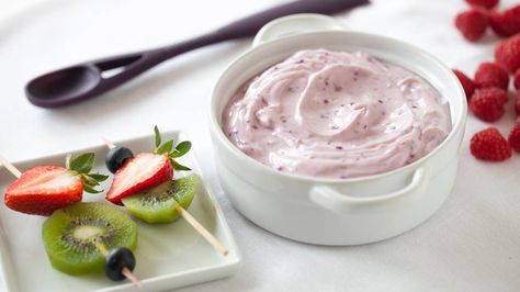 Summer Berry Fruit Sweet Dip Sweet Dip, Berry Fruit Salad, Epicure Recipes, Sweet Dips, Berries Recipes, Berry Fruit, Fruit Dip, Summer Berries, Ice Cream Sandwich