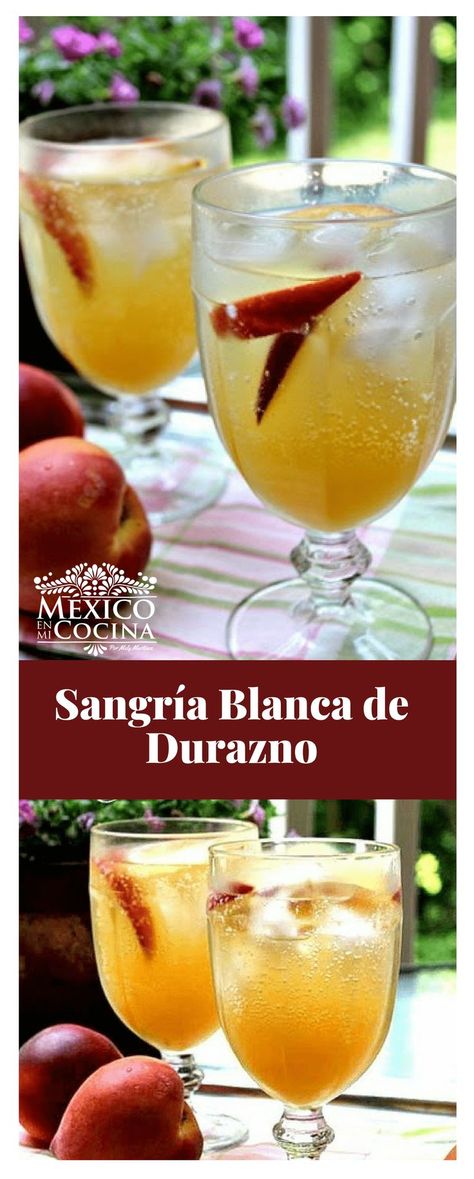 Como Hacer Sangria Blanca de Durazno │En México no solo se bebe cerveza, tequila y brandy, también nos gusta beber vino en menor escala en comparación con otros países conocidos como “consumidores de vino”, como España, Francia o Argentina  Sangria Blanca de Durazno │#comidamexicana #saboresdemexico #mexicoenmicocina Sangria Blanca, White Peach Sangria, How To Make Sangria, Recetas Puertorriqueñas, Peach Sangria, White Sangria, Drink Beer, Mexican Dishes, Wine Drinks