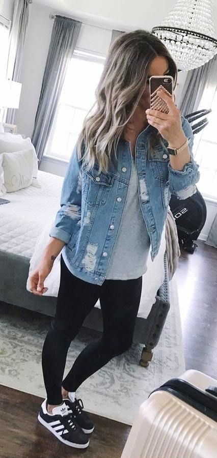 45 Fantastic Collection Of Winter Outfits Ideas For You | Fall outfits, Clothes, Cute outfits Vinter Mode Outfits, Light Denim Jacket, Look Legging, Looks Jeans, Casual Summer Outfits For Women, Denim Jacket Outfit, Legging Outfits, Outfit Jeans, Mode Casual