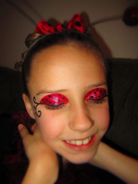 ladybug eyes Ladybug Eye Makeup, Ladybug Eyes, Lady Bug Makeup, Ladybug Makeup, Bug Makeup, Ladybug Face Paint, Eyes Halloween, Ladybug Costume, Festival 2024