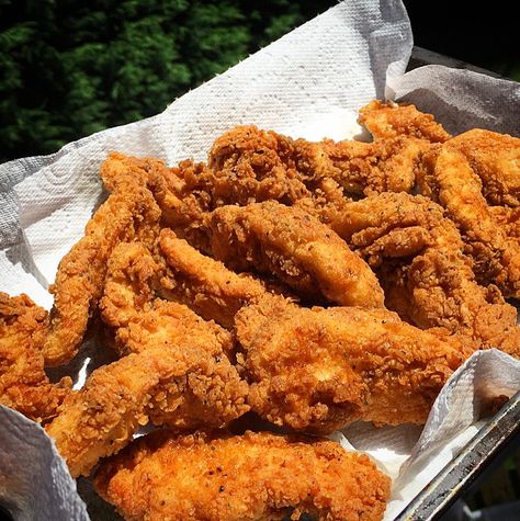 Fried Chicken Tenders, Chicken Tender, Food Goals, Fried Food, Chicken Tenders, Food Obsession, Pretty Food, Food Cravings, I Love Food