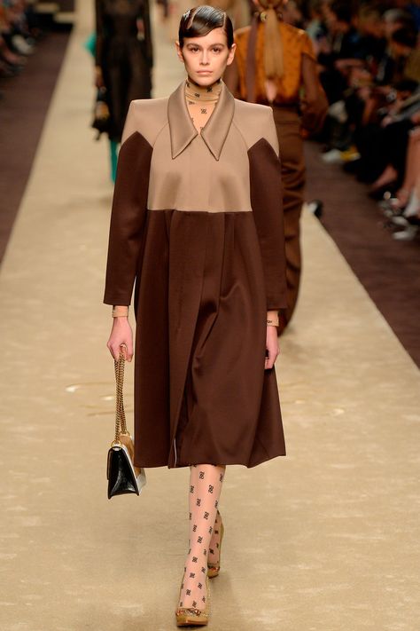 Karl Lagerfeld Fendi, Karl Lagerfeld Fendi 1965, Karl Lagerfeld Himself, Fendi 2015, Fendi Spring 2022 Ready To Wear, Fendi Spring 2021 Couture, Couture Designers, Fashion Runway, Fashion House