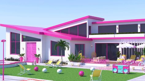 Barbie goes traveling: You can visit a real Barbie dream house this summer Life Size Barbie, Living Barbie, Barbie Box, Themed Cafes, Kids Exploring, Pink House, Childhood Days, Barbie Life, Barbie House