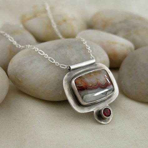 Agate & Garnet Necklace | Flickr - Photo Sharing! Eye Ideas, Lace Agate Stone, Metal Art Jewelry, Silversmithing Jewelry, Soldering Jewelry, Necklace Ideas, Golden Jewelry, Jewelry Accessories Ideas, Garnet Necklace