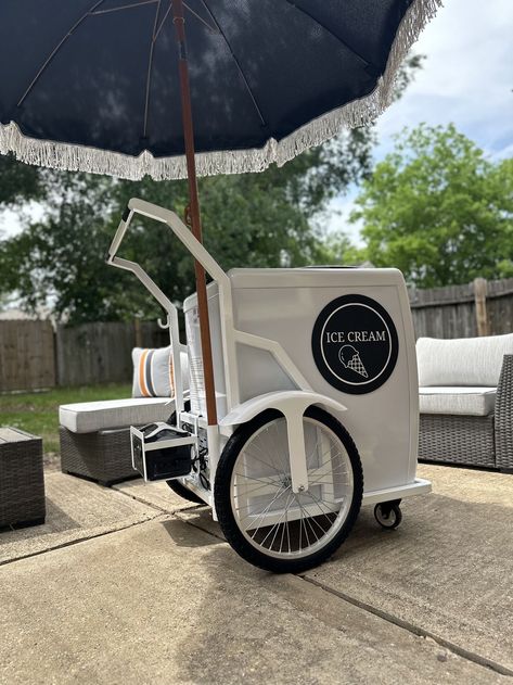 Candy Booth, Venue Business, Bicycle Sidecar, Small Beach Houses, Ice Cream Business, Truck Business, Ice Cream Cart, Hot Dog Stand, Ice Cream Truck