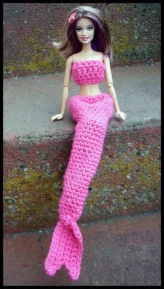 Mamma That Makes: Barbie Mermaid Tail - Free crochet pattern Crocheted Mermaid, Mermaid Tail Pattern, Doll Mermaid, Crochet Barbie Patterns, Barbie Mermaid, Crochet Doll Clothes Free Pattern, Crochet Mermaid Tail, Free Barbie, Crochet Barbie