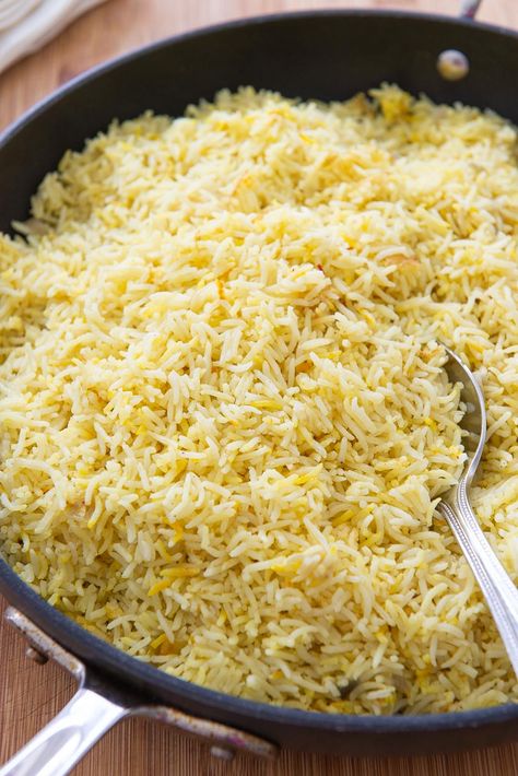 Saffron Rice - Fragrant, fluffy, and so easy to make! #rice #saffronrice #yellowrice #sidedish #recipe Cava Saffron Rice Recipe, Greek Saffron Rice, Indian Saffron Rice, Rice With Saffron Recipe, Saffron Basmati Rice Recipe, Saffron Rice In Rice Cooker, Cava Rice Recipe, Cava Recipes, Saffron Basmati Rice