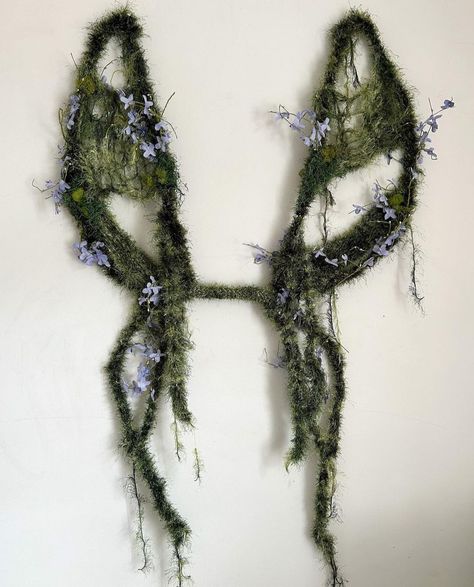 Ren Faire Costume Women Fairy, Dark Woodland Fairy Costume, Nature Fairy Costume, Nature Fairy Outfit, Fairy Ren Faire, Fae Costume, Moss Fairy, Diy Fairy Wings, Fairy Costume Diy