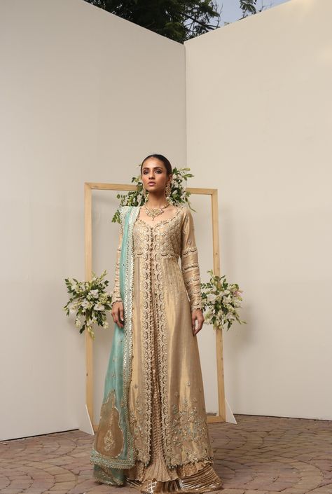 Latest Bridal Dress Design, Silver Bridal Dress, Bridal Dress Pakistani, Nadia Farooqui, Floral Homecoming Dresses, Dress Pakistani, Nikkah Dress, Latest Bridal Dresses, Pakistani Wedding Outfits