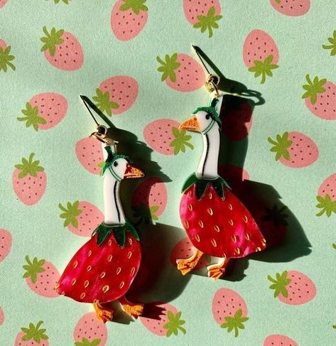 Belle General on Instagram: "duck, duck, GOOSEberry earrings. Our Ducknanas are vacationing in Cabo this Christmas, so they called upon their cousins, the Gooseberries, to fill in for them. These acrylic delights are the FRUITS* of @not_picasso_’s labour, and we are BERRY excited about their arrival. Speaking of fruits/berries, our @jennylemons hair clips and claws should be arriving today (🍓🍌🍉🌽🥦🍄🐸)!!!!! Waddle (goose)down to 846 Fort between 11-6, and bring your BILLS** with you 📸 by @n Masc Cottagecore, Soft Mullet, Porch Ornaments, Laser Cut Jewelry Acrylic, Kidcore Aesthetic, Weird Jewelry, Quirky Jewelry, Funky Earrings, Inspirational Jewelry