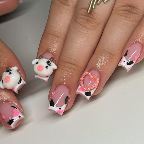 diana ʚ♡⃛ɞ on Instagram: “moo🐮💖🎀✨ cow charm from @glampackshop <3 (code “DIANITA10”) • #kawaiinails #nailcharms #shortnails #cowprintnails #dmvnails #dmvnailtech…” Cherry Nail, Cowboy Nails, Quinceanera Nails, Tape Nail Art, Makeup Nails Designs, Art Designs Ideas, Valentine Nail Art, Ombre Acrylic Nails, Really Cute Nails