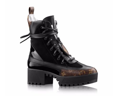 Louis Vuitton Laureate Platform Desert Boot Botas Louis Vuitton, Laureate Platform Desert Boot, Monogram Boots, Louis Vuitton Boots, Bahia Brazil, Patent Boots, Estilo Rock, Desert Boot, Patent Leather Boots