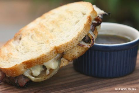 French Dip Panini Panini Press Recipes, Panini Recipe, Wraps Recipes, Panini Recipes, Sandwiches Wraps, Panini Sandwiches, Panini Press, French Dip, Burgers Sandwiches