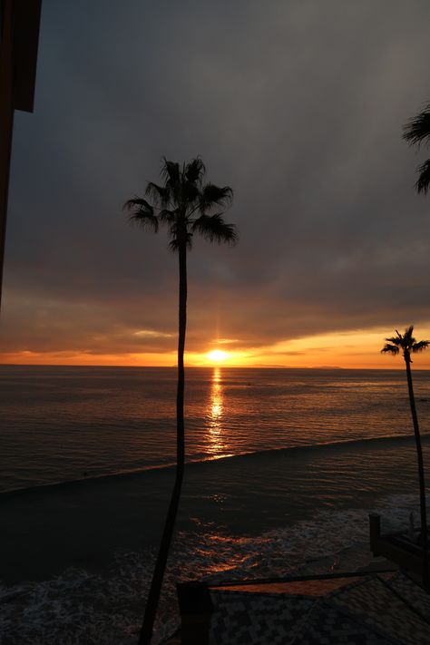 Sunset Laguna Beach Sunset Lover, Sea Breeze, Laguna Beach, Beautiful Sunset, Beach Sunset, Summer Aesthetic, Around The Worlds, Around The World, Turquoise