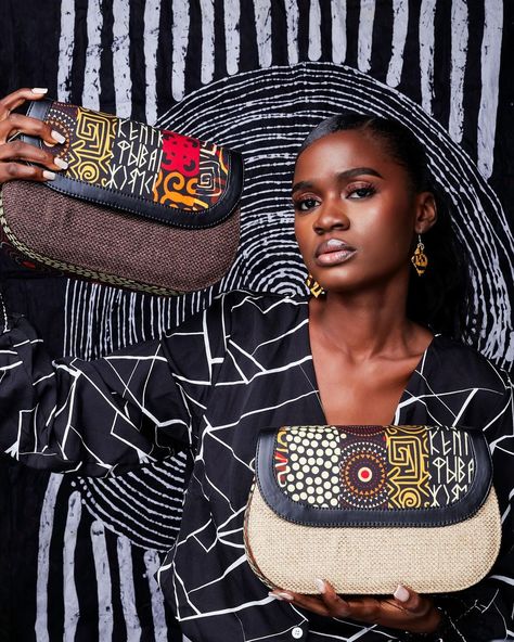 27 Seriously Amazing Black-Owned Etsy Shops - Emily CottonTop Canvas Bag Diy, Boxy Bags, African Bag, African Traditions, Support Black Business, Jute Bag, African Fashion Modern, Traditional Fabric, Jute Bags